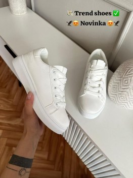 Кроссовки