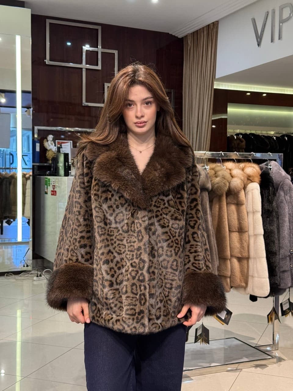шуба искусственная леопардовая экомех lucky fashion,женская шуба,шуба искусственная леопардовая экомех,меховая куртка,короткая шуба под леопард из экомеха