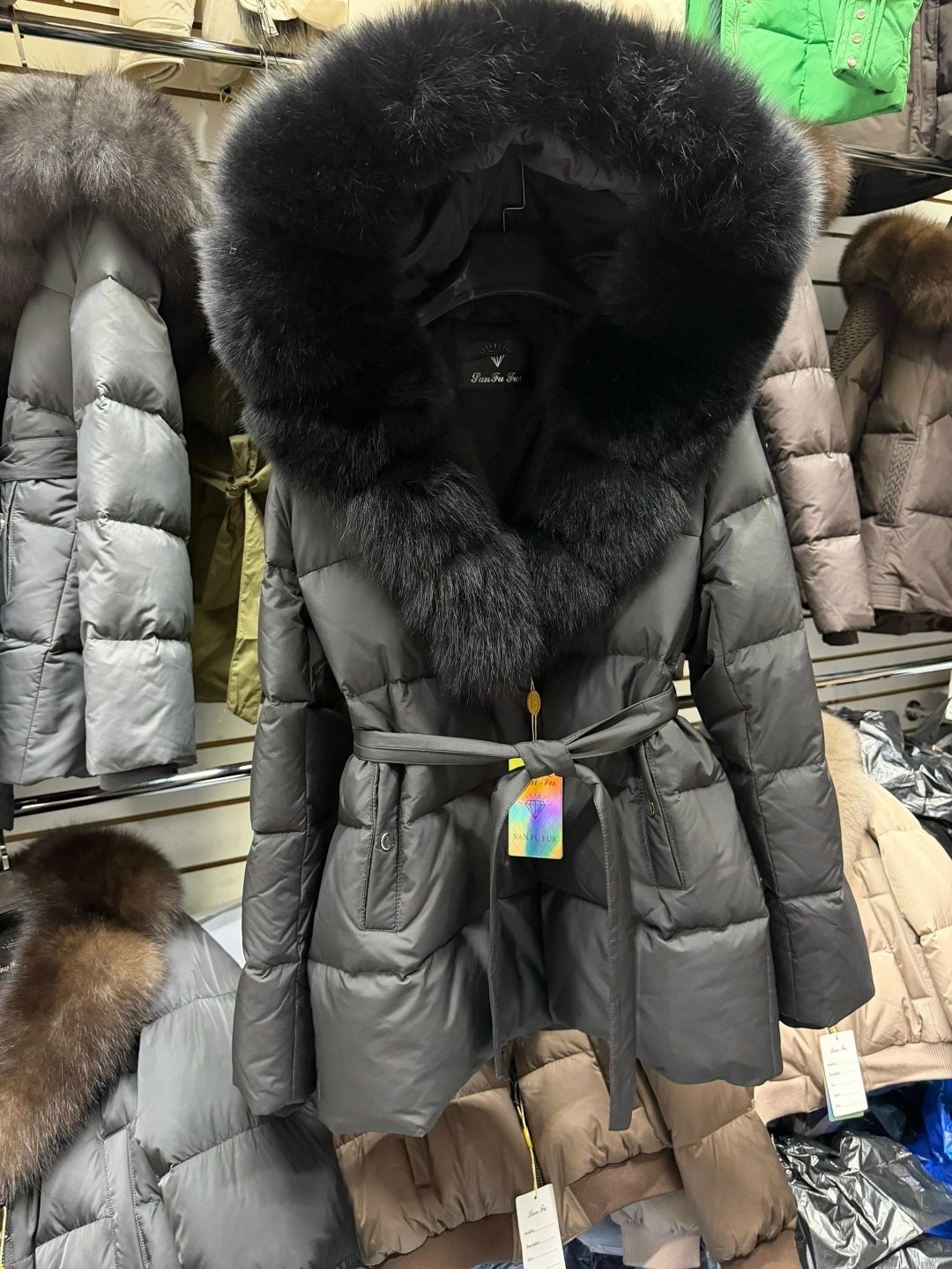 пуховик с натуральным мехом,пуховик с натуральным мехом и песца70 cm с капюшоном,женский пуховик,пуховик с мехом,пуховик люкс с натуральным мехом