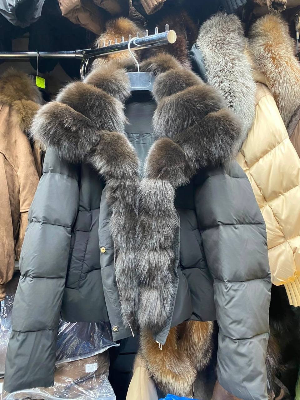 женские пуховики,короткий пуховик,пуховик с натуральным мехом,пуховик,пуховик с мехом