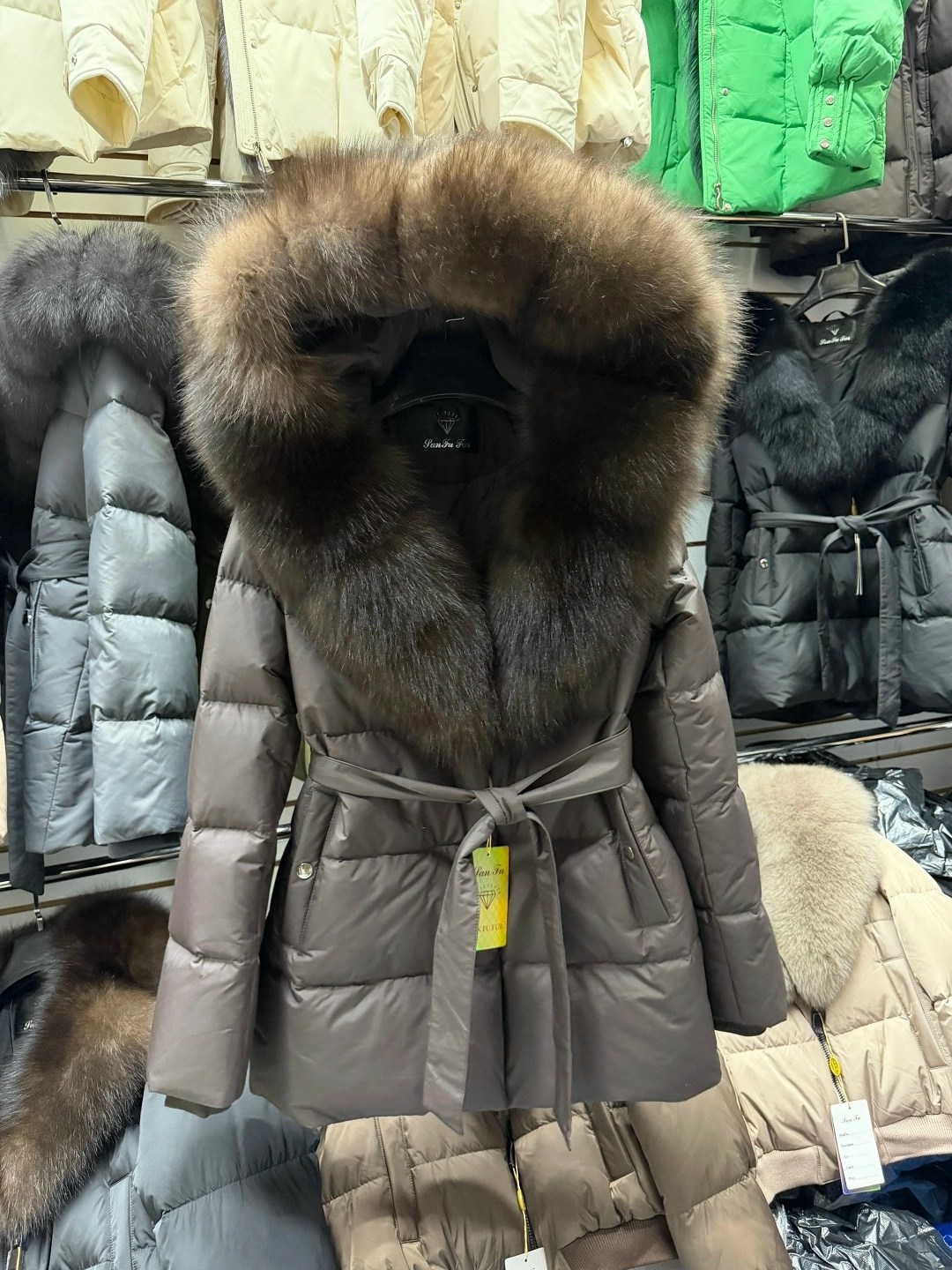 пуховик с натуральным мехом,пуховик с натуральным мехом и песца70 cm с капюшоном,женский пуховик,пуховик с мехом,пуховик люкс с натуральным мехом