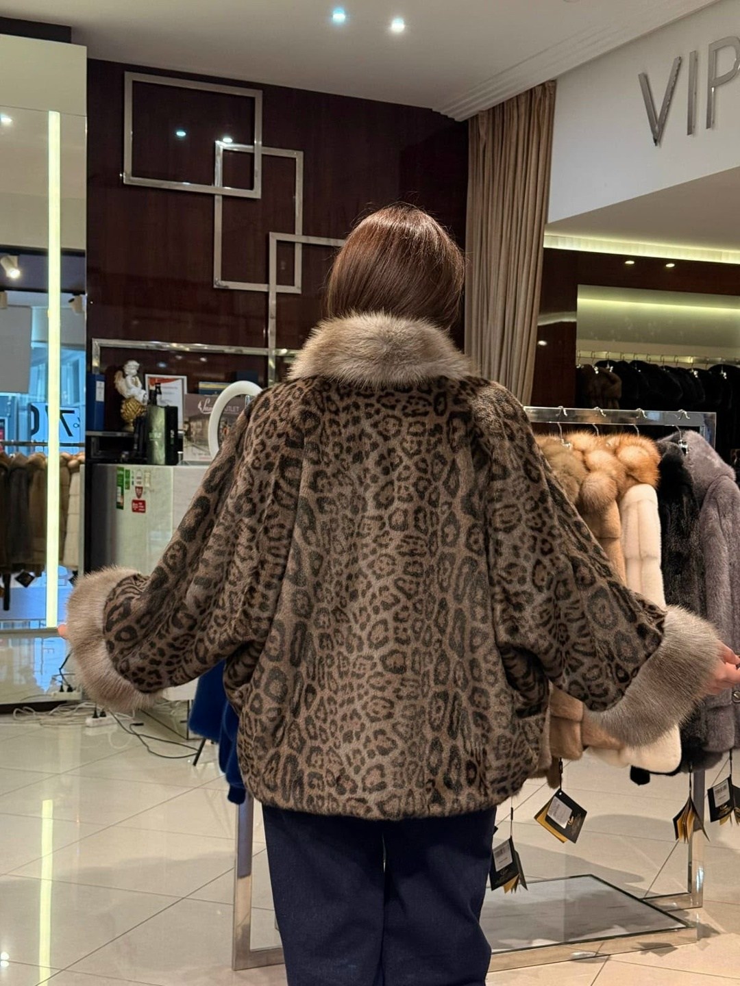 шуба искусственная леопардовая экомех lucky fashion,женская шуба,шуба искусственная леопардовая экомех,меховая куртка,короткая шуба под леопард из экомеха