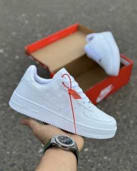 Кроссовки