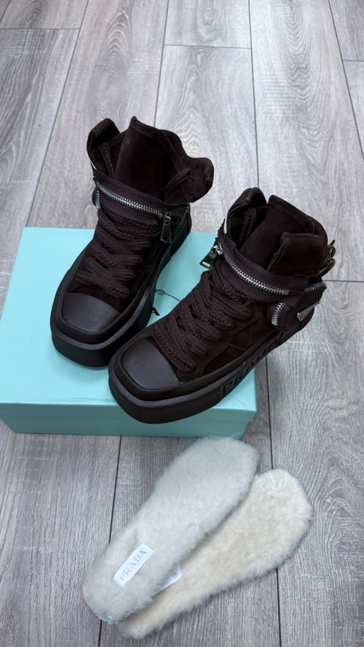 ,кеды prada,кроссовки prada,ботинки зимние prada с натуральным мехом,кроссовки prada женские