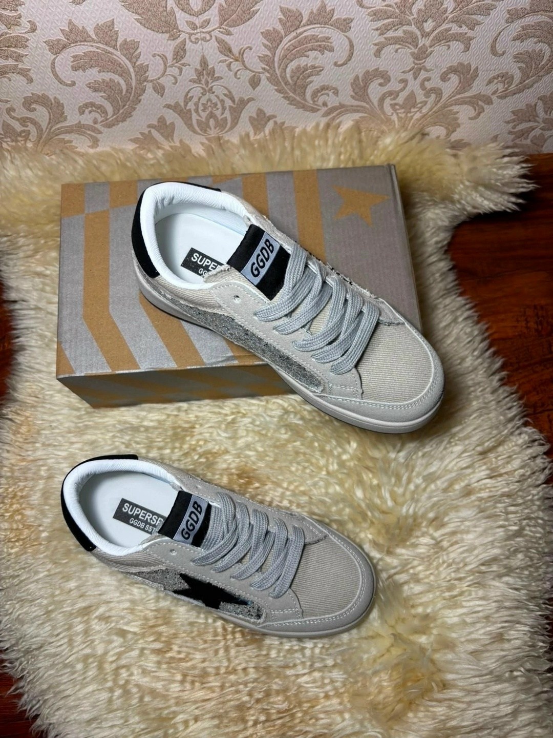 кроссовки golden goose с пайетками на платформе,кеды женские golden goose,кеды golden goose,кроссовки golden goose,кеды женски
