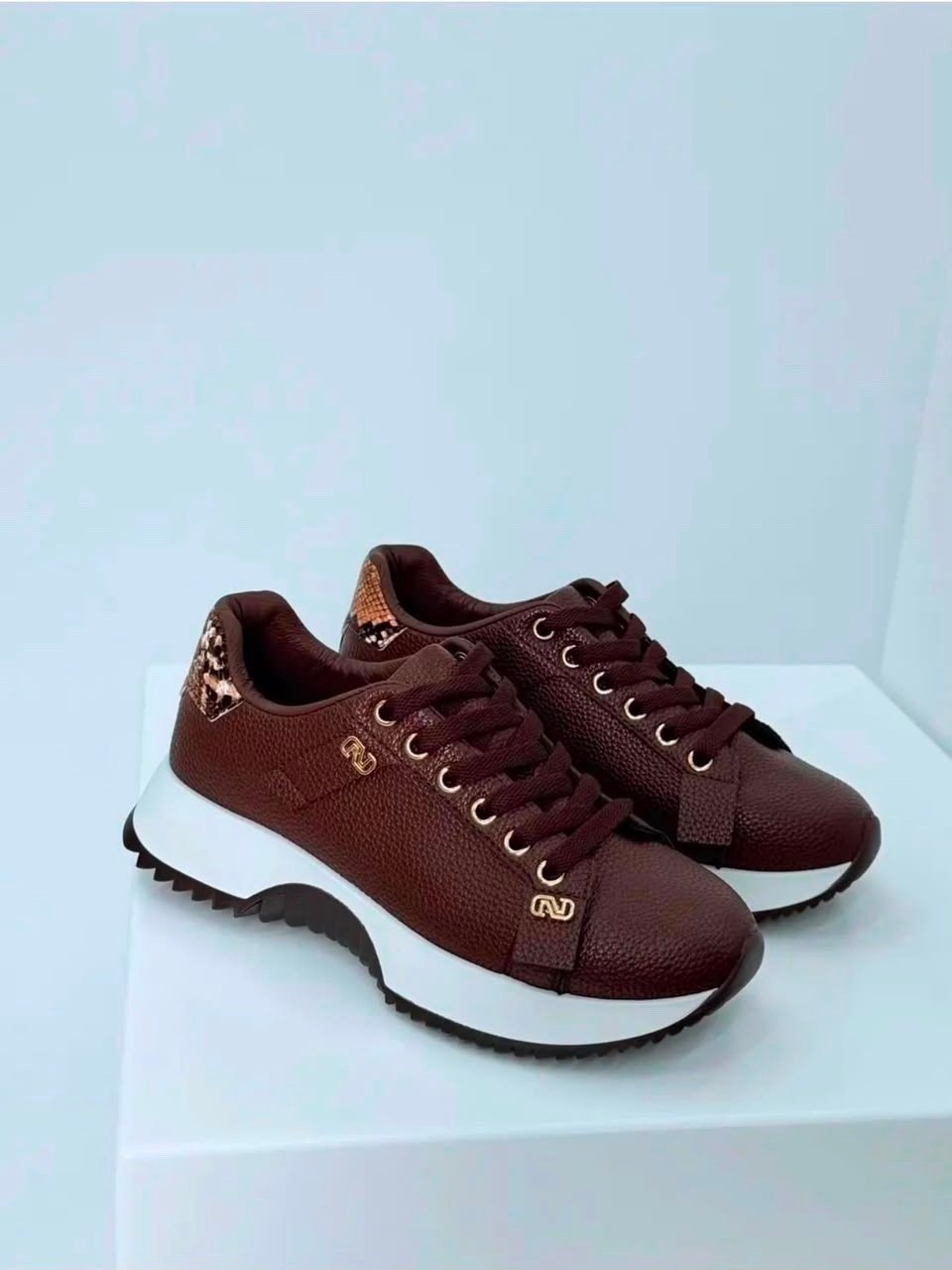 кроссовки женские gucci,кроссовки gucci,кеды гуччи мужские коричневые,коричневые кожаные кроссовки gucci,кеды гуччи коричневые