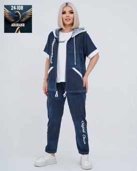 Костюм