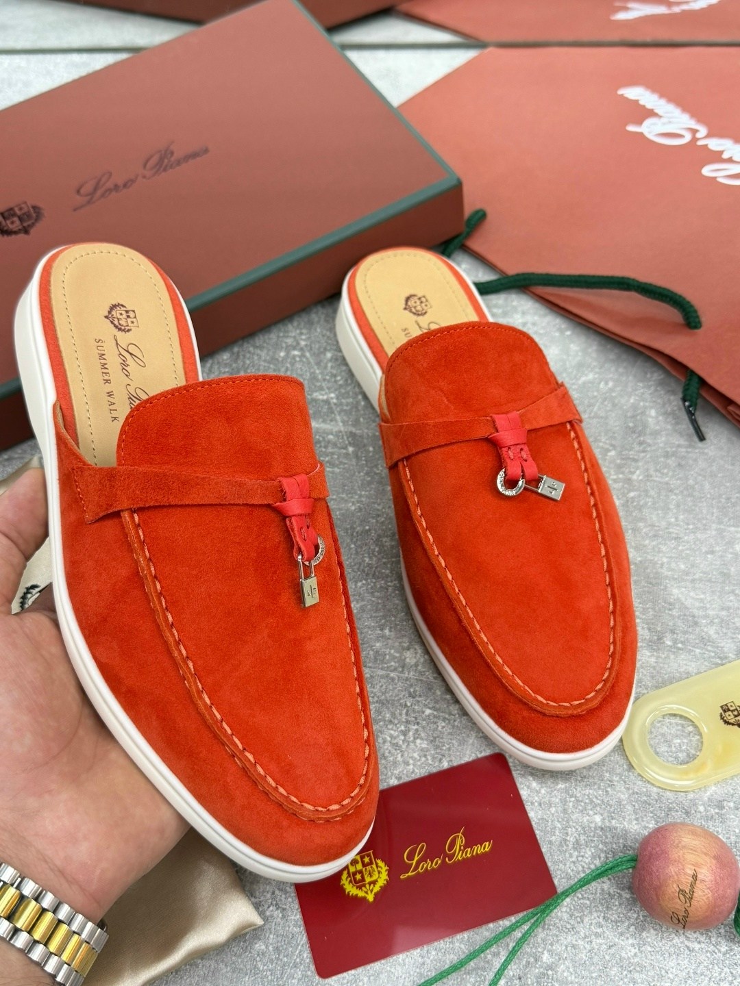 женские замшевые мюли loro piana бежевые,мюли loro piana,лоферы loro piana,лоферы loro piana женские,женские замшевые мюли loro piana голубые