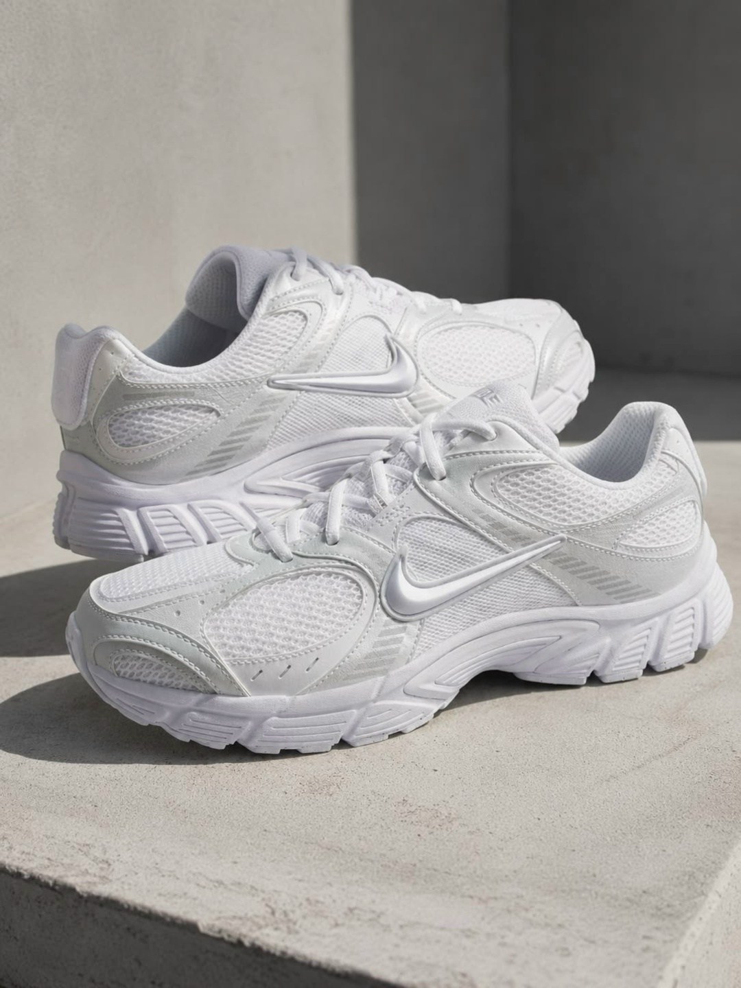кроссовки женские nike,кроссовки,кроссовки nike initiator white,женские кроссовки,кроссовки nike v 5 rnr