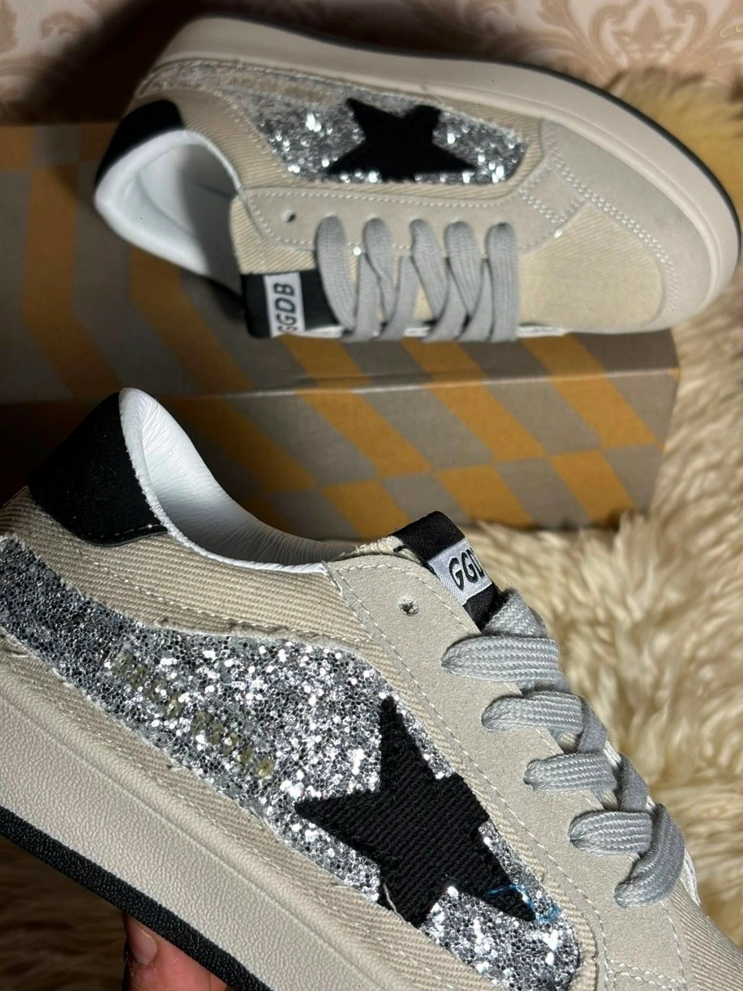 кроссовки golden goose с пайетками на платформе,кеды женские golden goose,кеды golden goose,кроссовки golden goose,кеды женски