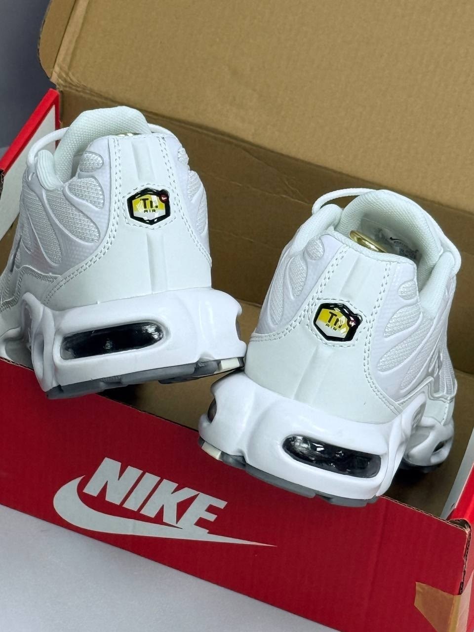 кроссовки nike air max tn plus,nike air max plus tn,кроссовки мужские nike air max plus,nike air max plus,кроссовки