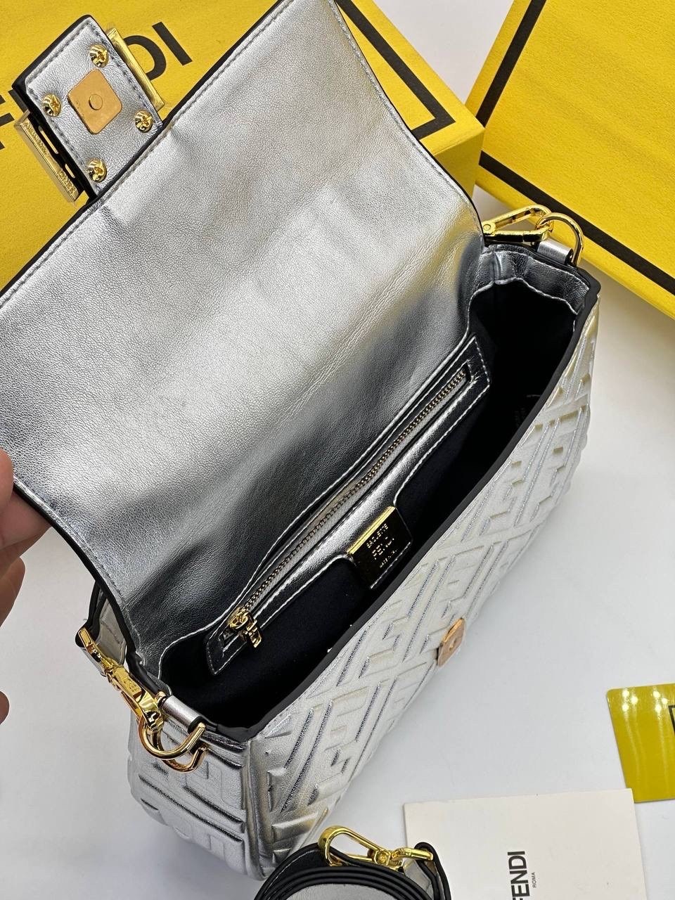 fendi сумка на плечо,сумка fendi baguette,cумка fendi,женская сумка fendi,сумка фенди