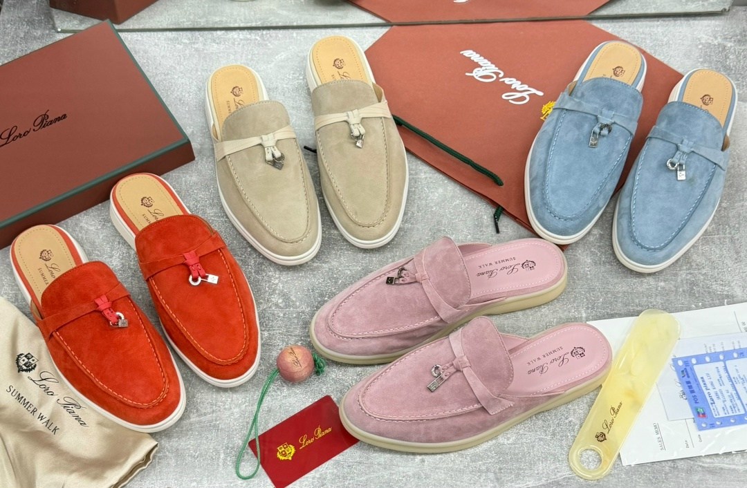 женские замшевые мюли loro piana бежевые,мюли loro piana,лоферы loro piana,лоферы loro piana женские,женские замшевые мюли loro piana голубые