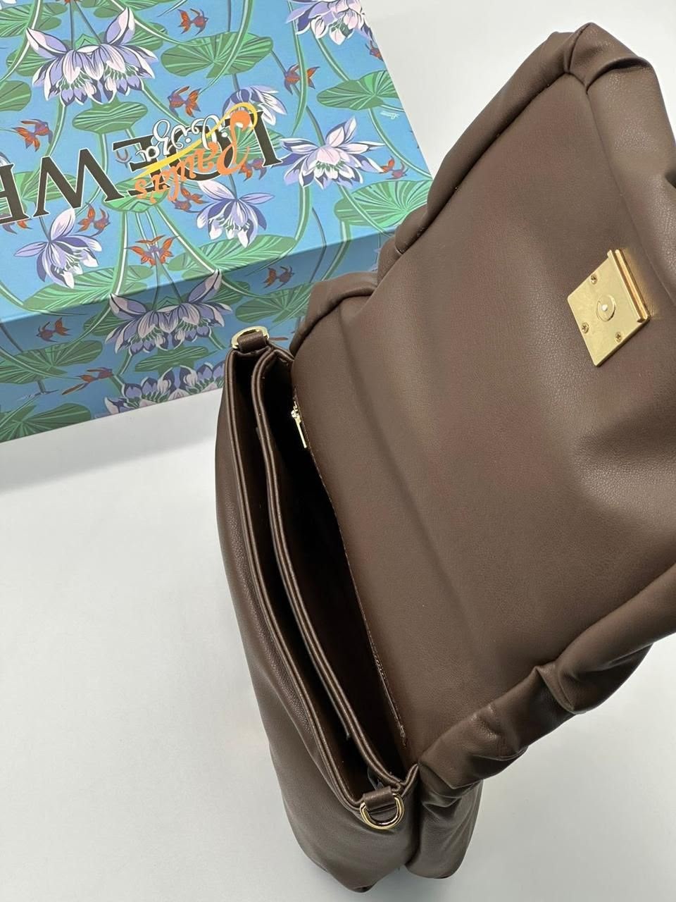 сумка,сумка женская,сумка loewe,дутая сумка loewe goya с логотипом коричневый,сумочка