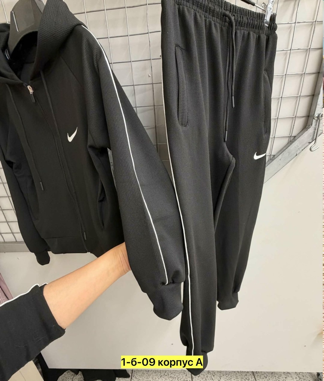 спортивный костюм nike,спортивный костюм на флисе nike,спортивный мужской костюм nike,спортивный костюм,мужской спортивный костюм