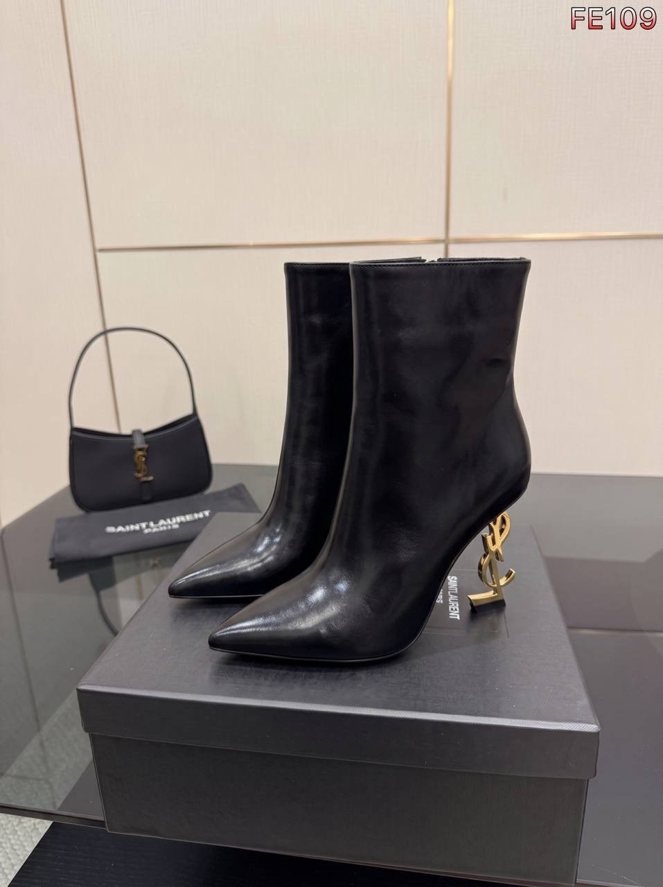,женские ботильоны,ботильоны saint laurent,стильные ботильоны,ботильоны лаковые