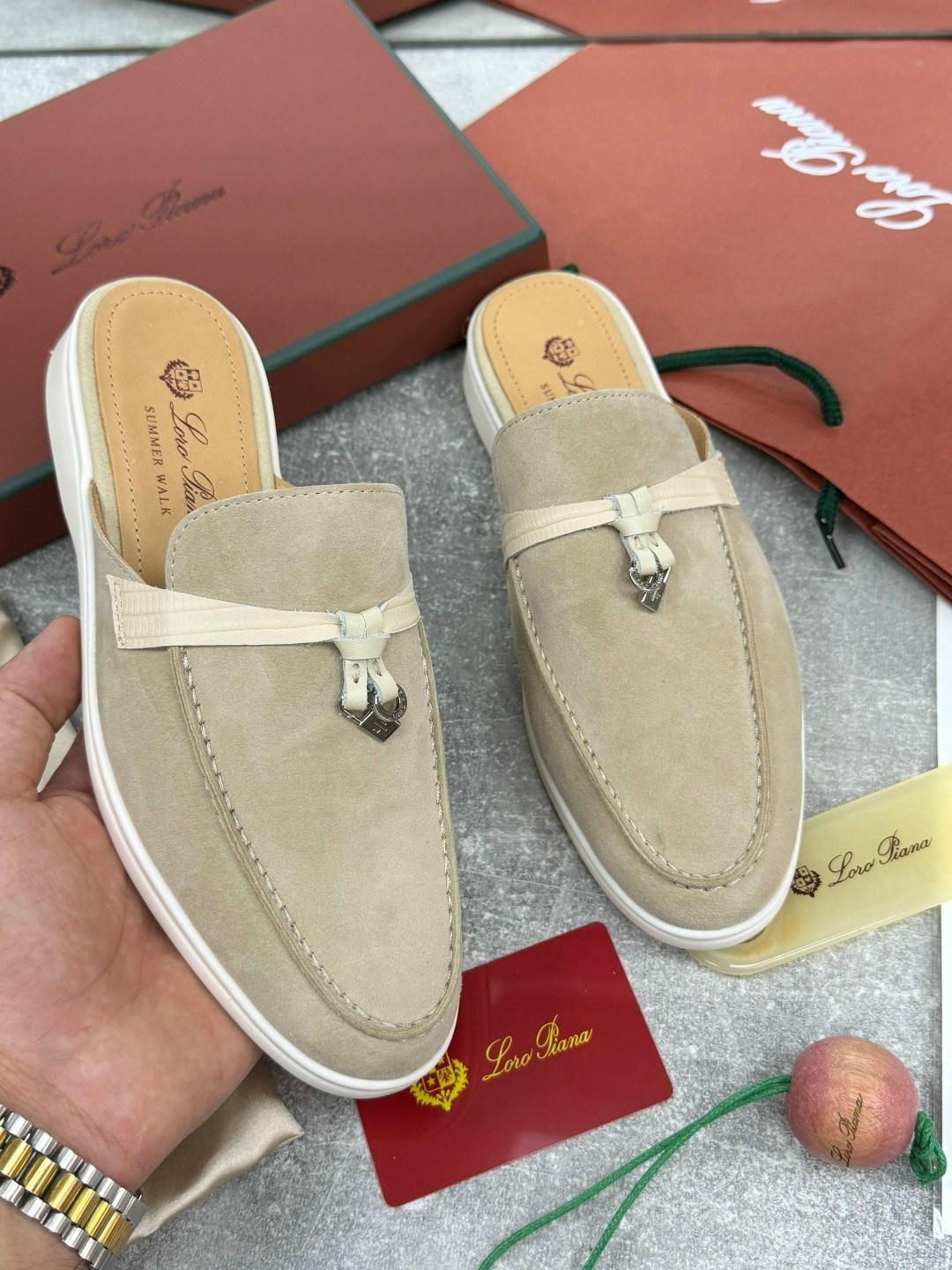 женские замшевые мюли loro piana бежевые,мюли loro piana,лоферы loro piana,лоферы loro piana женские,женские замшевые мюли loro piana голубые