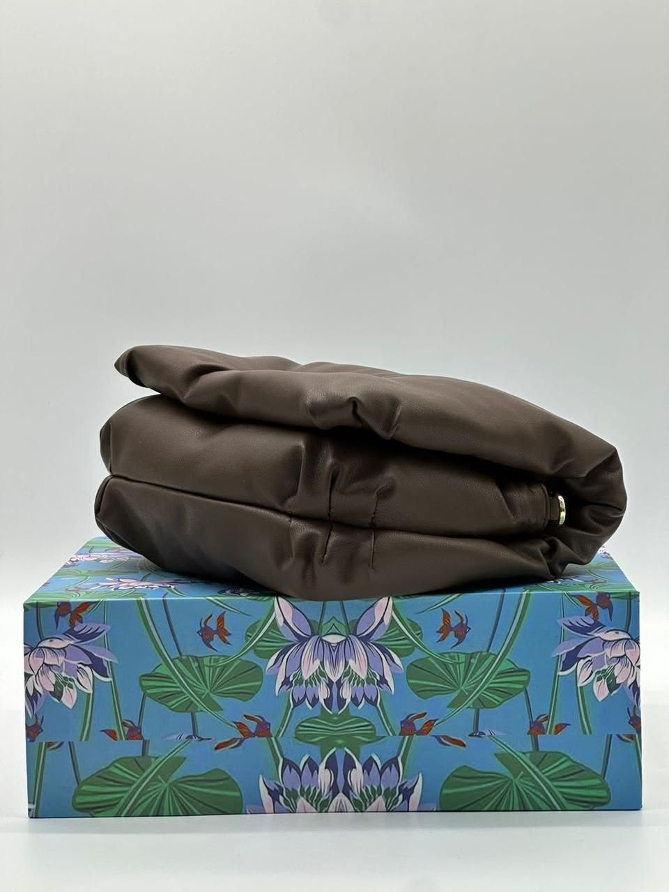 сумка,сумка женская,сумка loewe,дутая сумка loewe goya с логотипом коричневый,сумочка