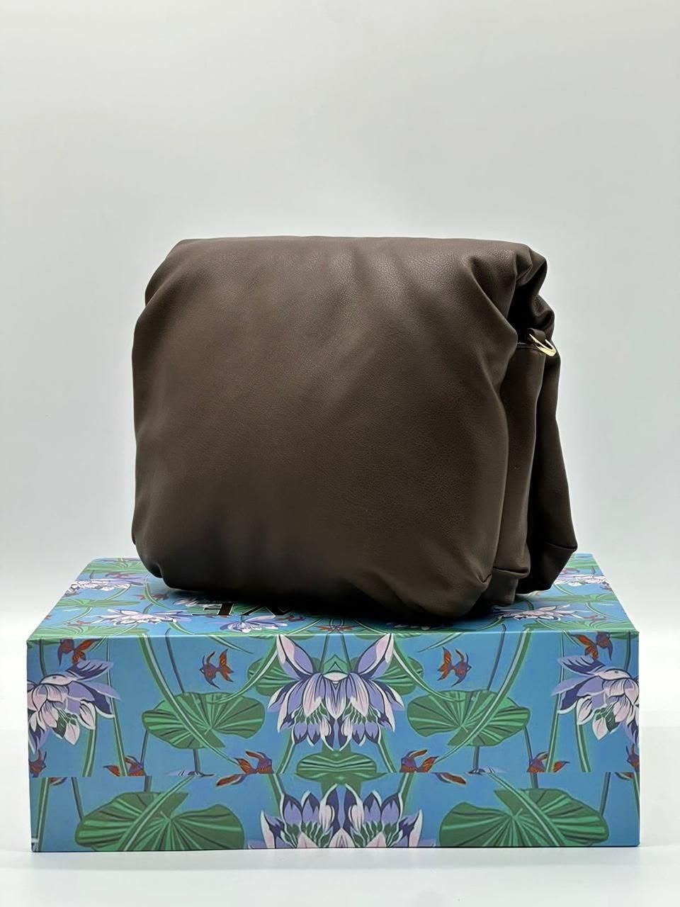 сумка,сумка женская,сумка loewe,дутая сумка loewe goya с логотипом коричневый,сумочка