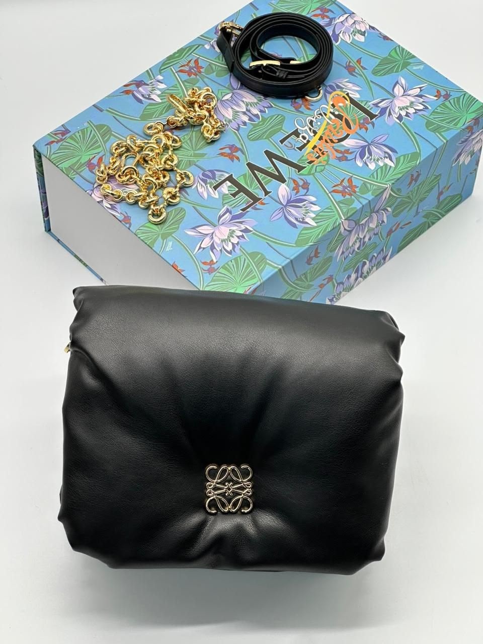 сумка,сумка женская,сумка loewe,дутая сумка loewe goya с логотипом коричневый,сумочка