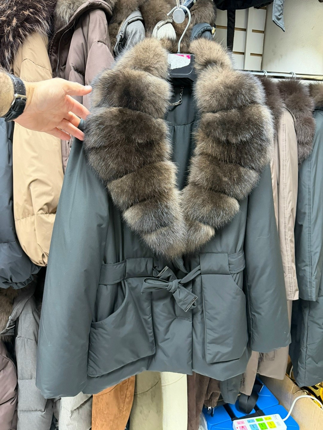 парка с натуральным мехом,парка женская с натуральным мехом,парка с мехом,парка с мехом песца,парки с натуральным мехом