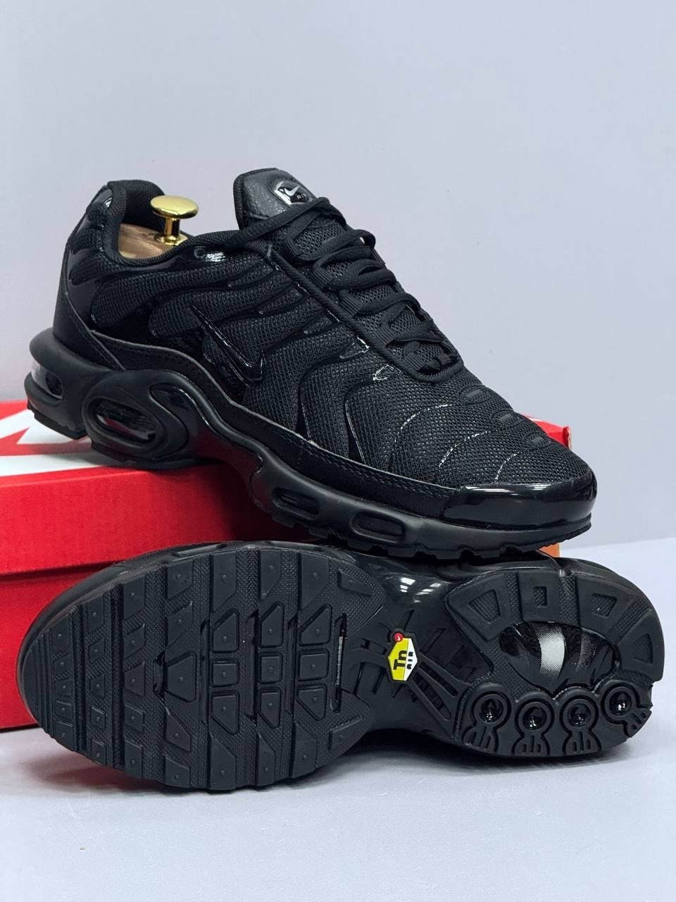 кроссовки nike air max tn plus,мужские кроссовки nike air max tn plus,кроссовки nike air max plus tn nike,nike air max plus tn,кроссовки nike air max plus