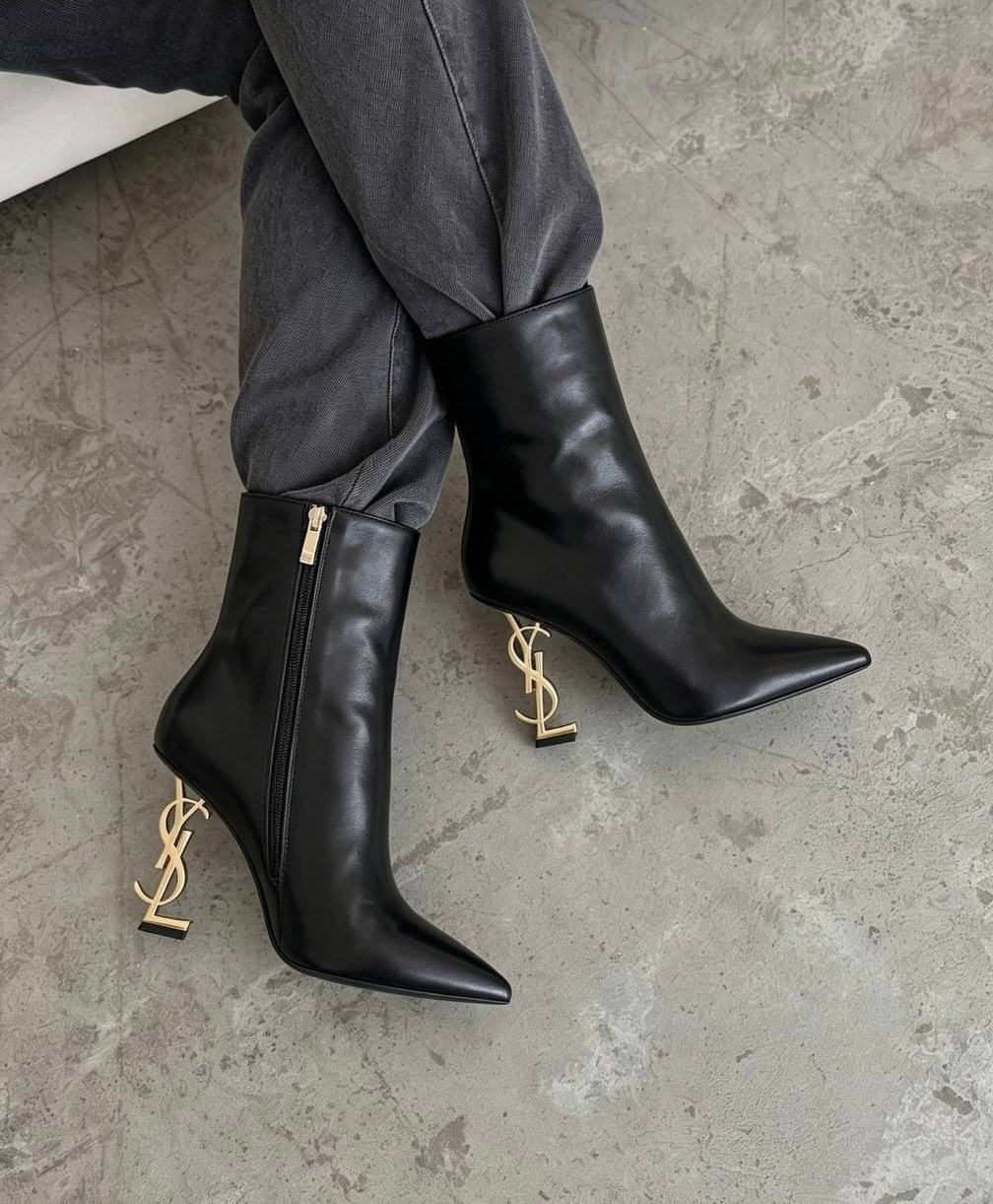 ботильоны ив сен лоран,ботильоны saint laurent,лакированные сапоги,туфли ив сен лоран с каблуком,черные ботильоны