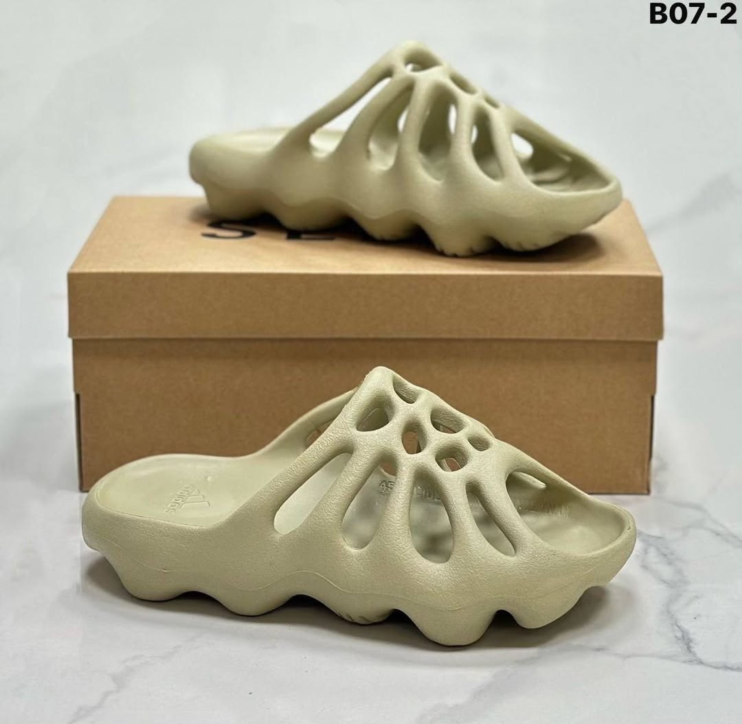 adidas yeezy foam runner stone sage,adidas yeezy foam runner,adidas yeezy,adidas yeezy 450,adidas yeezy 450 slide