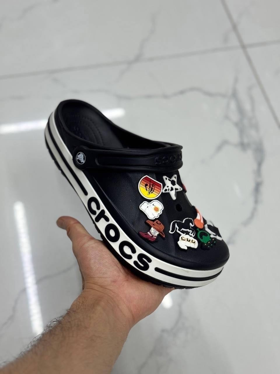 кроксы шлепки с джибитсами,,джибитсы на кроксы,crocs сабо,crocs шлепанцы