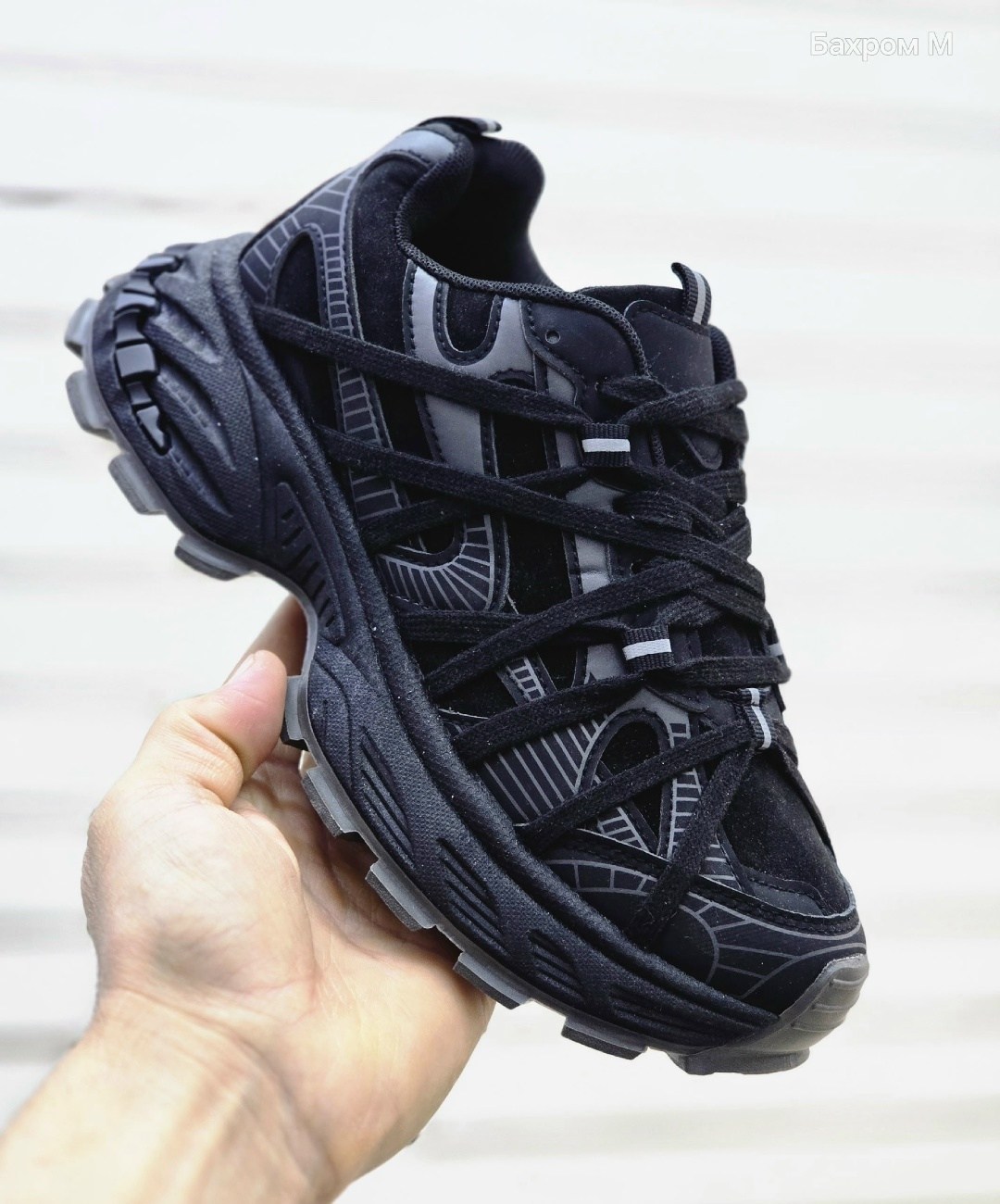 мужские массивные кроссовки balenciaga track 1.0,кроссовки track sneaker clear sole-black balenciaga черный,спортивная подошва balenciaga из переработанного материала средний серый цвет,balenciaga tra