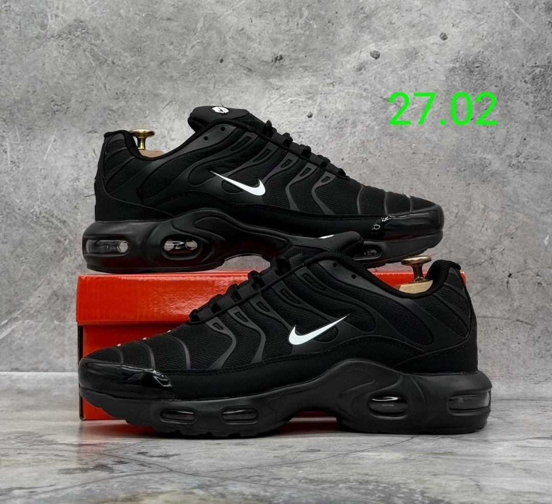 кроссовки nike air max plus tn,кроссовки мужские nike air max tn plus,кроссовки для мужчин,кроссовки мужские nike air max plus,кроссовки мужские nike air