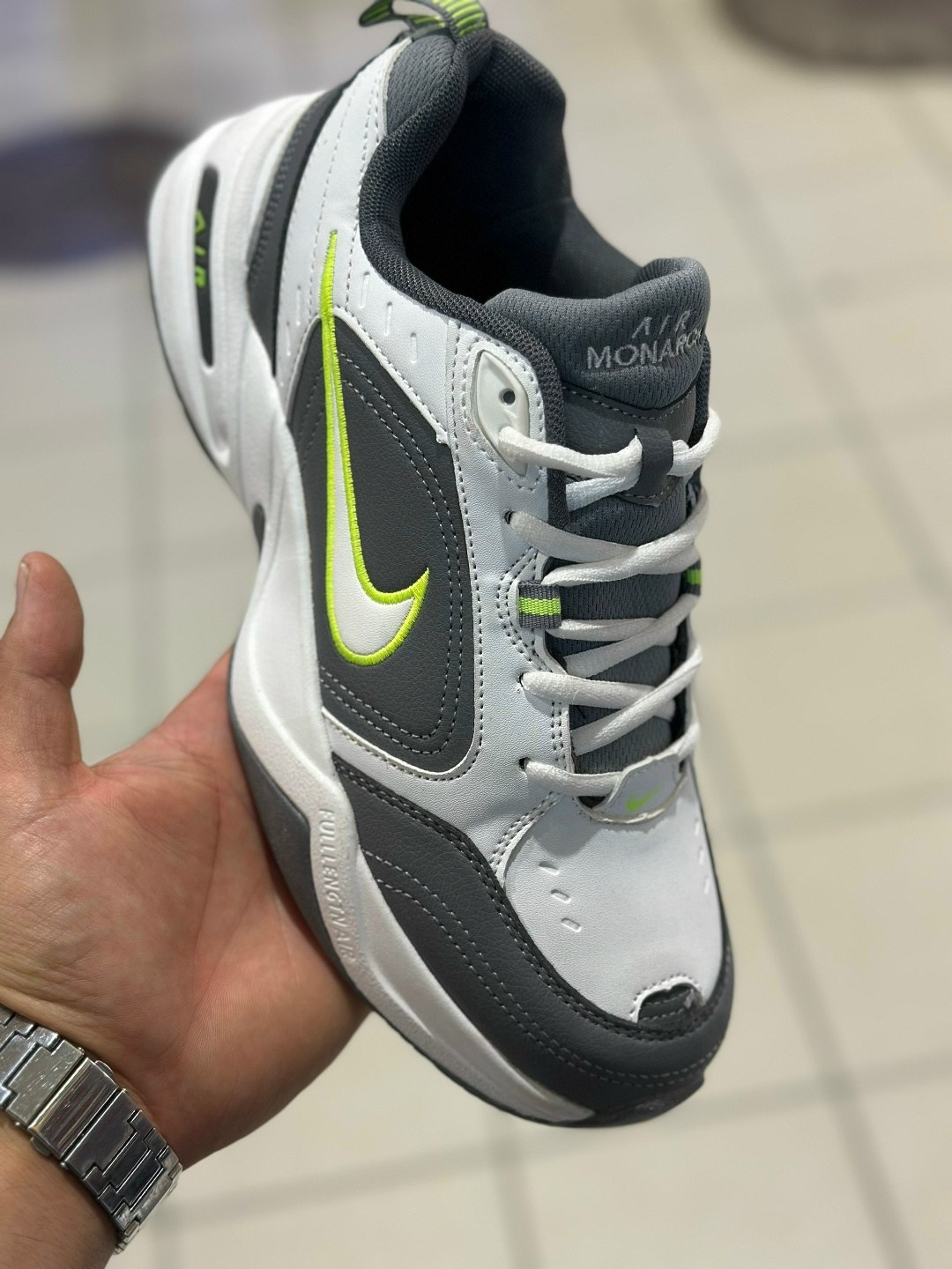 кроссовки nike air monarch iv,кроссовки nike air monarch,nike air monarch iv мужские кроссовки,кроссовки nike air monarch iv white black,nike air monarch