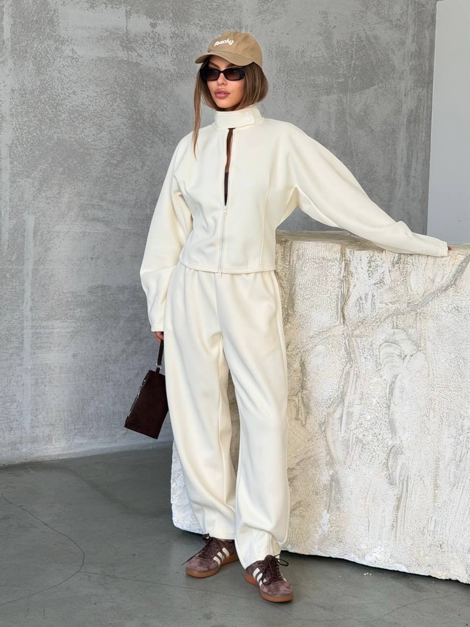 брючный костюм,костюм бежевый,женский костюм,костюм белый,костюм спортивный женский