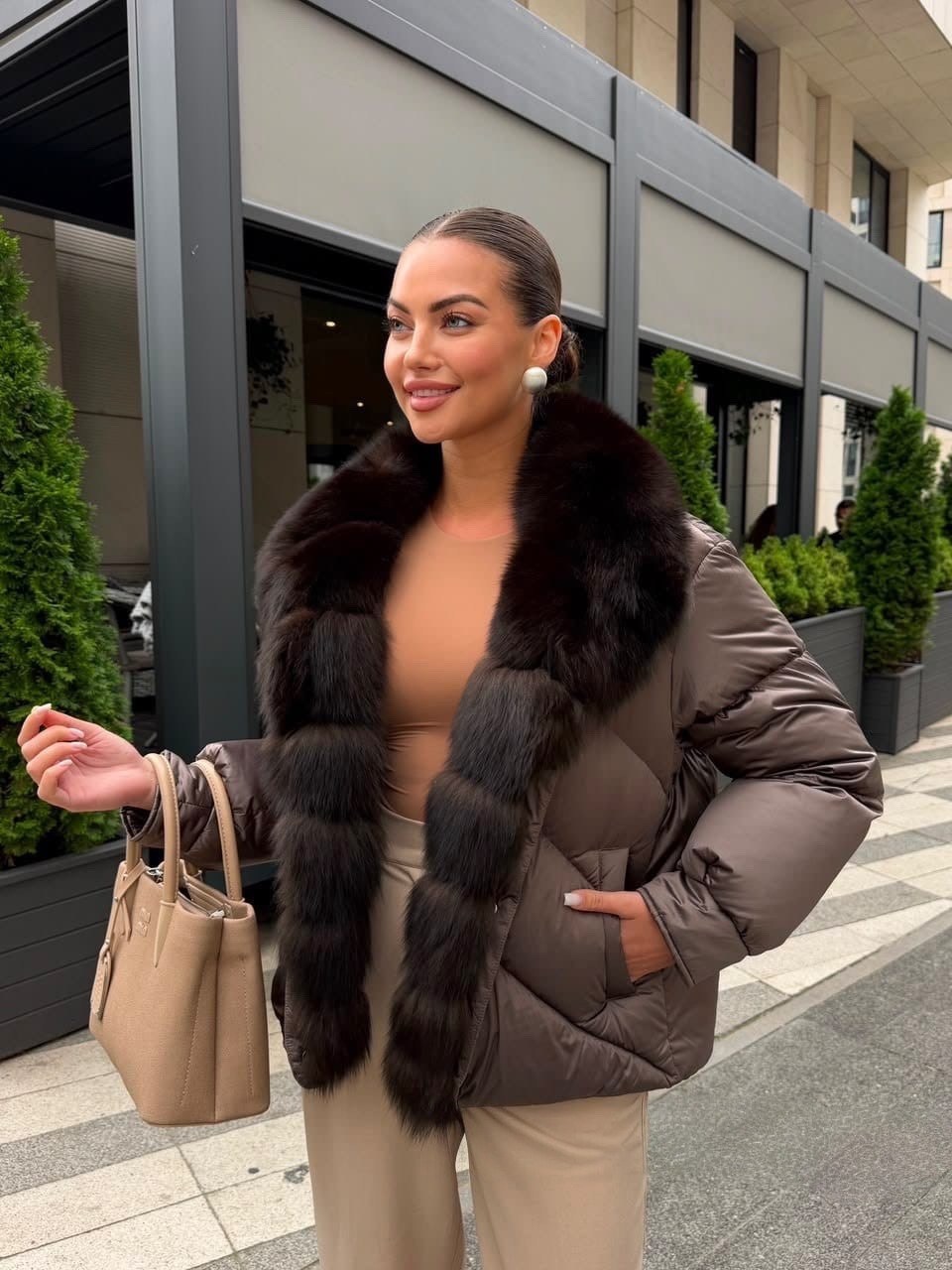 женский пуховик с натуральным мехом max mara premium,пуховик с натуральным мехом,пуховик с мехом,пуховик короткий,пуховик женский с мехом