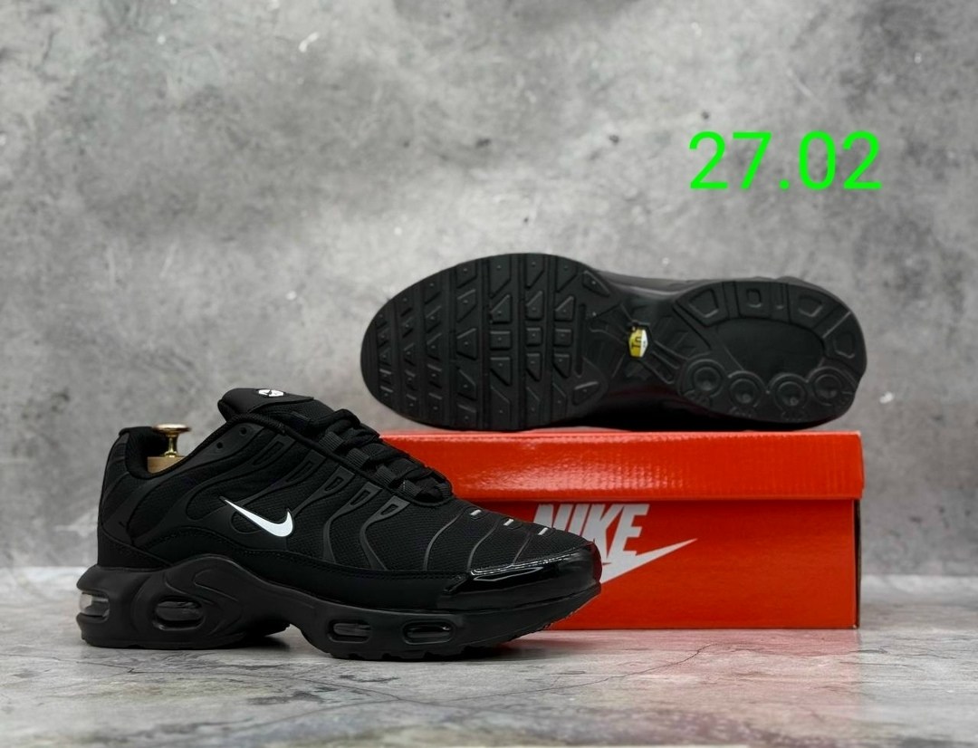 кроссовки nike air max plus tn,кроссовки мужские nike air max tn plus,кроссовки для мужчин,кроссовки мужские nike air max plus,кроссовки мужские nike air