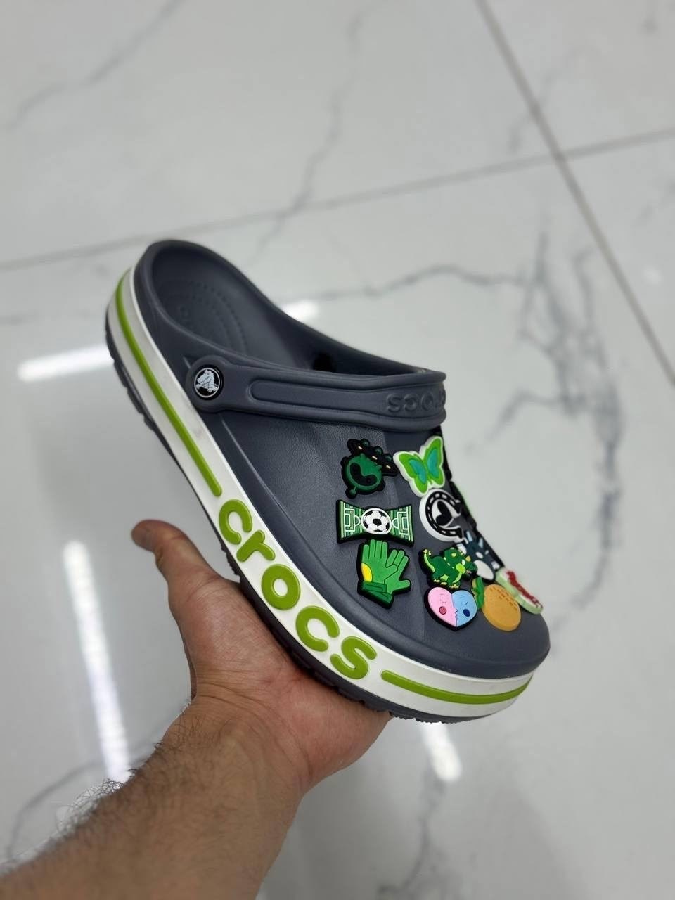 кроксы шлепки с джибитсами,,джибитсы на кроксы,crocs сабо,crocs шлепанцы