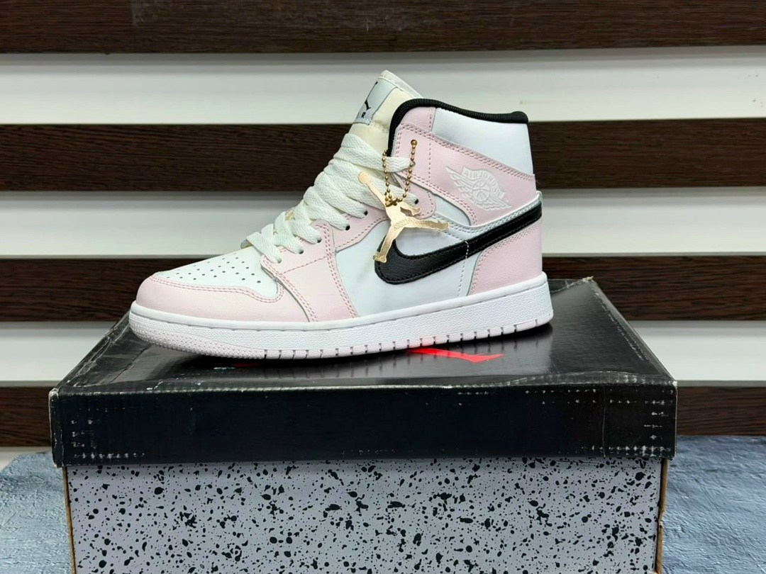 кроссовки nike air jordan 1 high og,кроссовки nike air jordan 1,кроссовки nike air jordan 1 retro high,кроссовки nike air jordan 1 mid white shadow,кроссовки nike air jordan 1 retro