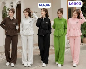 Костюм