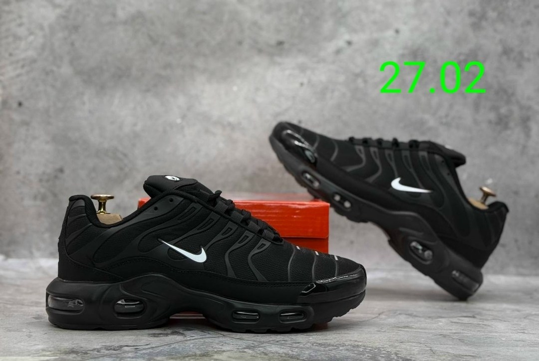 кроссовки nike air max plus tn,кроссовки мужские nike air max tn plus,кроссовки для мужчин,кроссовки мужские nike air max plus,кроссовки мужские nike air