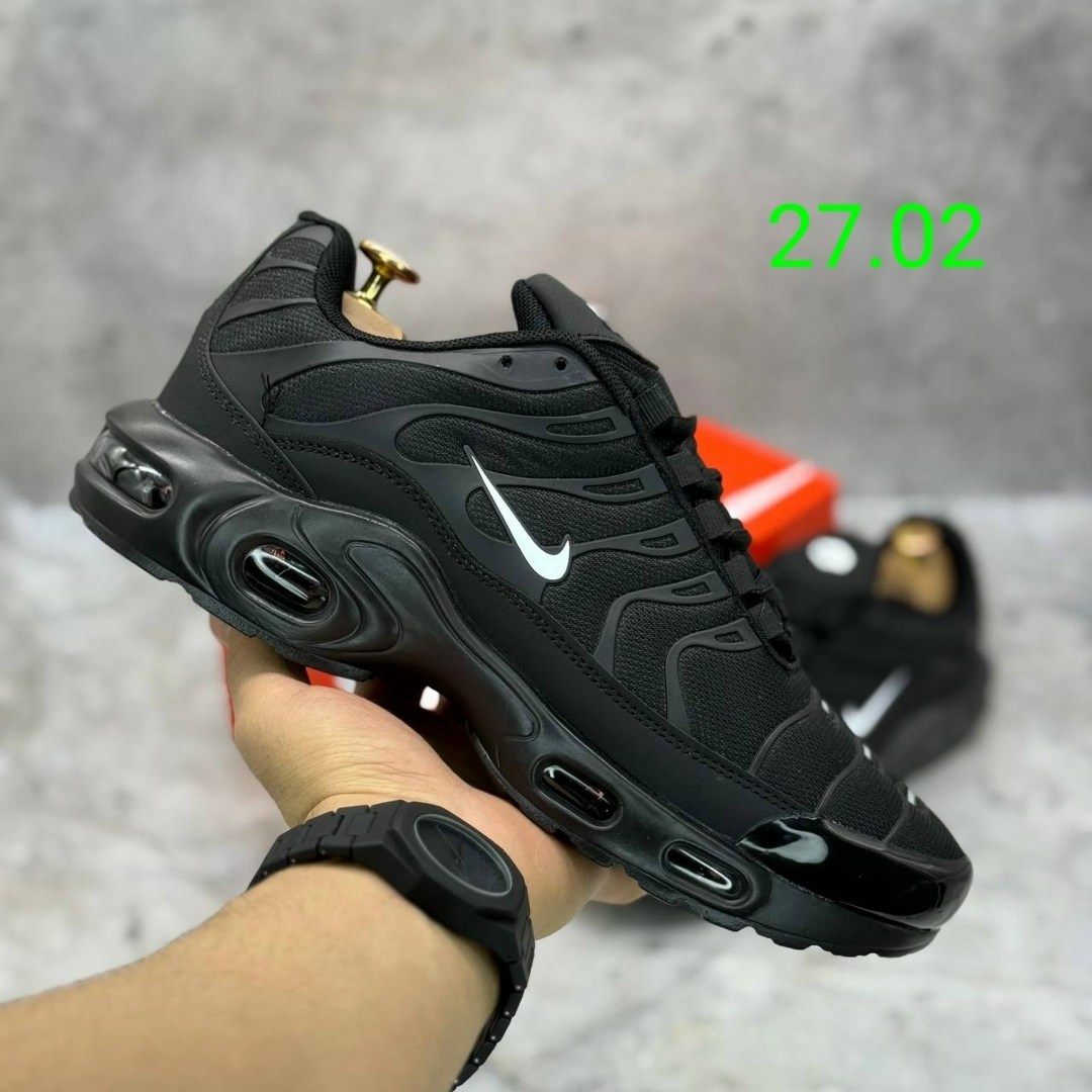 кроссовки nike air max plus tn,кроссовки мужские nike air max tn plus,кроссовки для мужчин,кроссовки мужские nike air max plus,кроссовки мужские nike air
