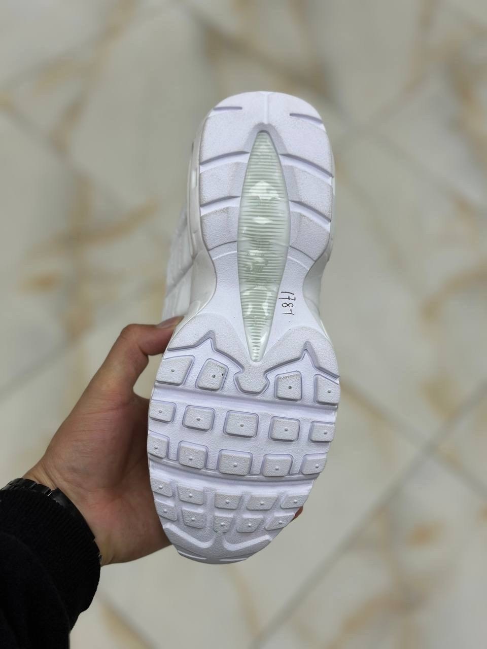 nike air max 95 triple white,nike air max 95 white,nike air max 95 essential,nike air max 95,кроссовки