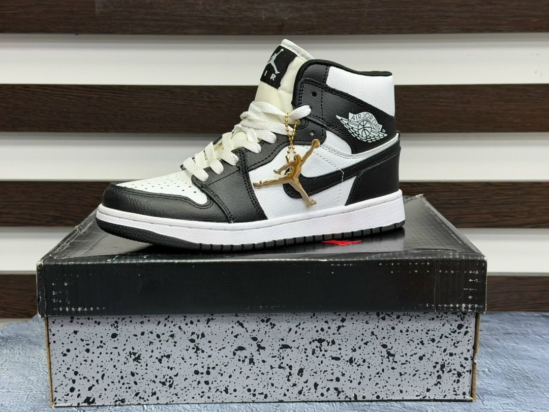кроссовки женские nike air jordan 1,nike air jordan 1,женские кроссовки nike air jordan 1 mid,nike air jordan 1 mid,кроссовки nike air jordan 1