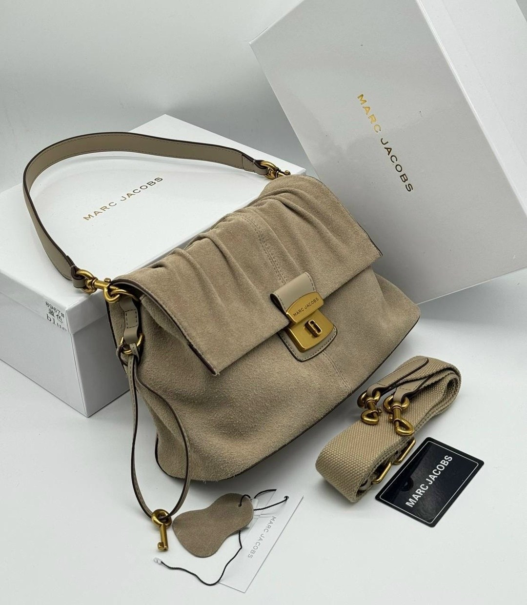 роскошная сумка из замши balenciaga rodeo,сумка marc jacobs 25-16 см натуральная замша,сумка фенди замшевая,сумка balenciaga rodeo medium замша,замшевая сумка