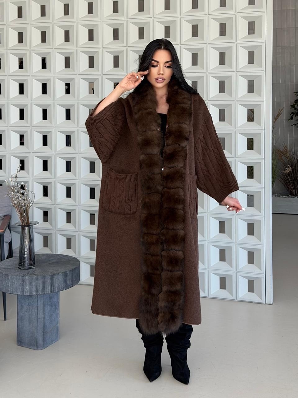 кардиган с мехом песца,коричневый кардиган с мехом песца yana kraft brand,шуба из соболя,кардиган с мехом,вязаный кардиган
