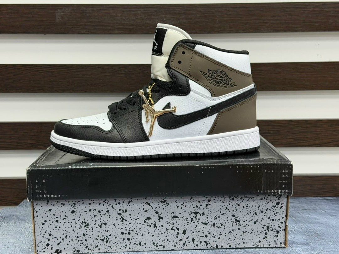 мужские кроссовки nike air jordan 1 retro high,кроссовки nike air jordan 1,кроссовки nike air jordan,nike air jordan 1 mid,nike air jordan 1