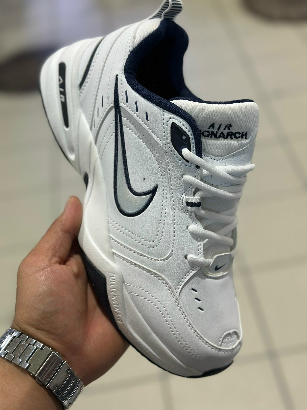 кроссовки nike air monarch iv,кроссовки nike air monarch,nike air monarch iv мужские кроссовки,кроссовки nike air monarch iv white black,nike air monarch