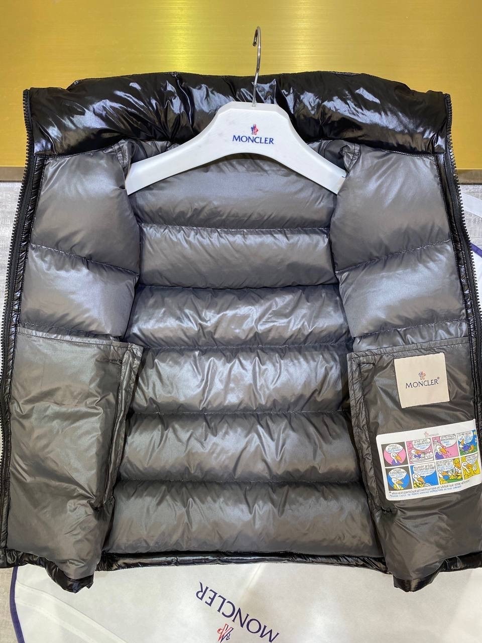 жилетка moncler,жилет moncler,жилет монклер,пуховый жилет moncler,жилетка монклер
