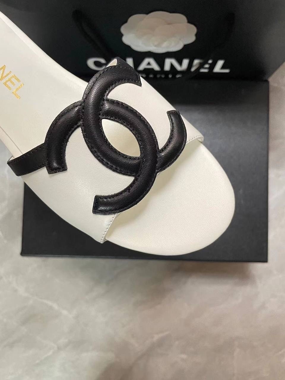 ,шлепанцы chanel,босоножки chanel,сандалии шанель,шлепанцы женские