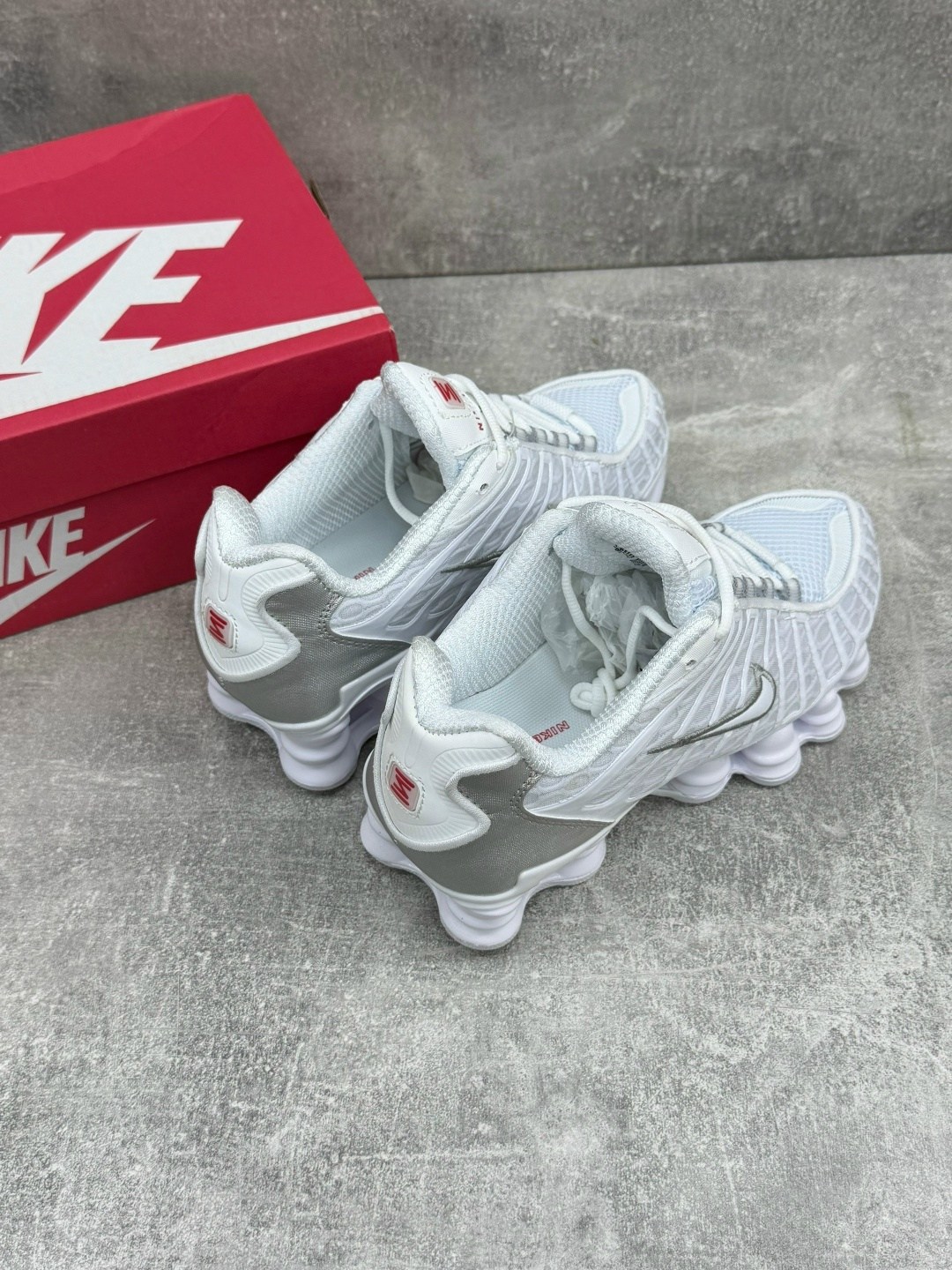 nike shox tl white metallic silver,кроссовки nike shox tl,кроссовки nike shox tl белые,nike shox tl "white metallic silver" кроссовки,кроссовки nike shox metallic silver