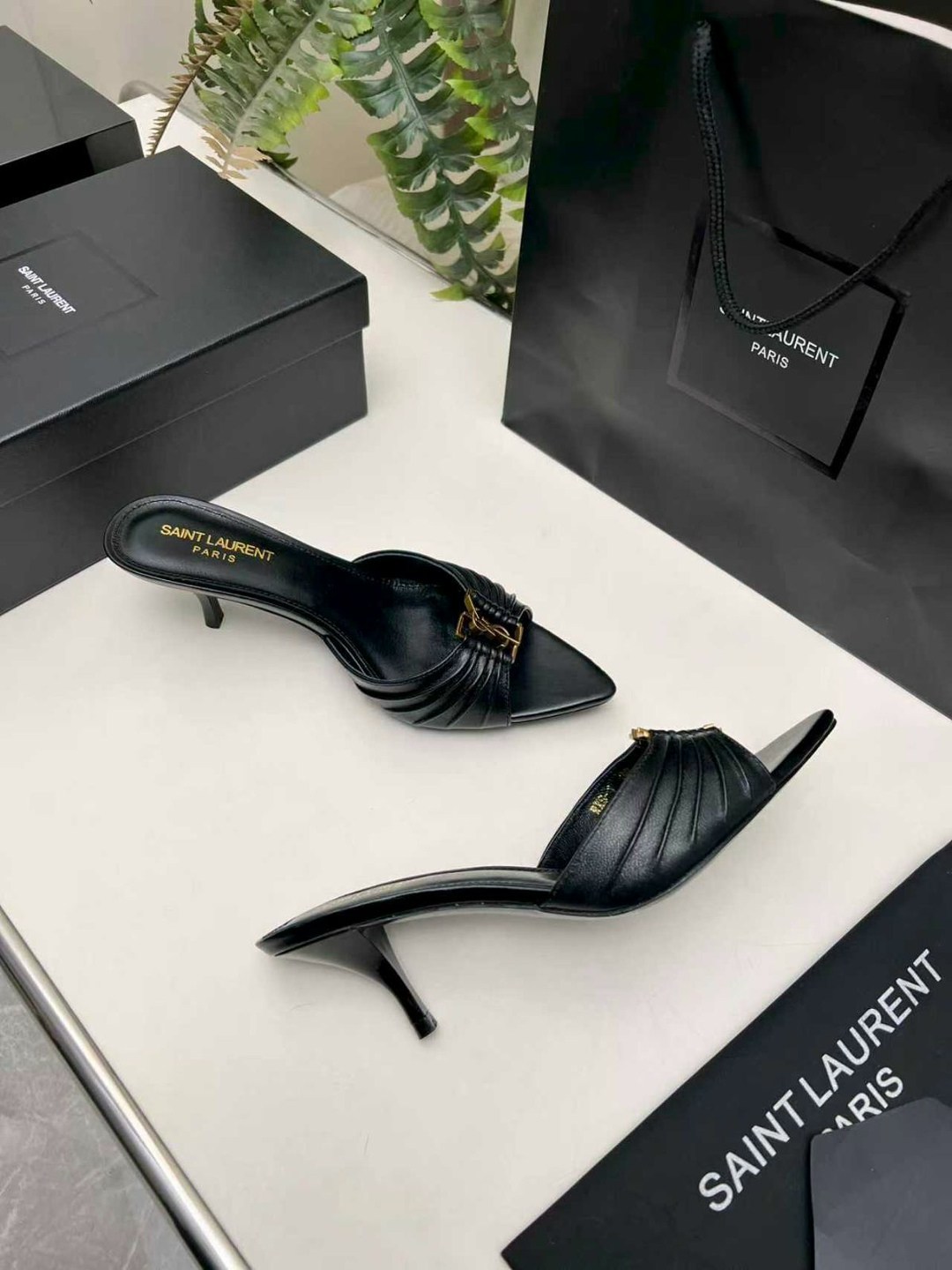 босоножки saint laurent,туфли yves saint laurent,saint laurent туфли,,кожаные мюли